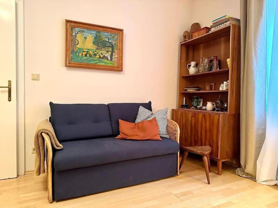 Next To First District, Traditional Apartment